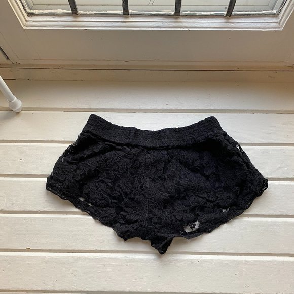 Talula Pants - Talula / Artizia Black Lacey Shorts